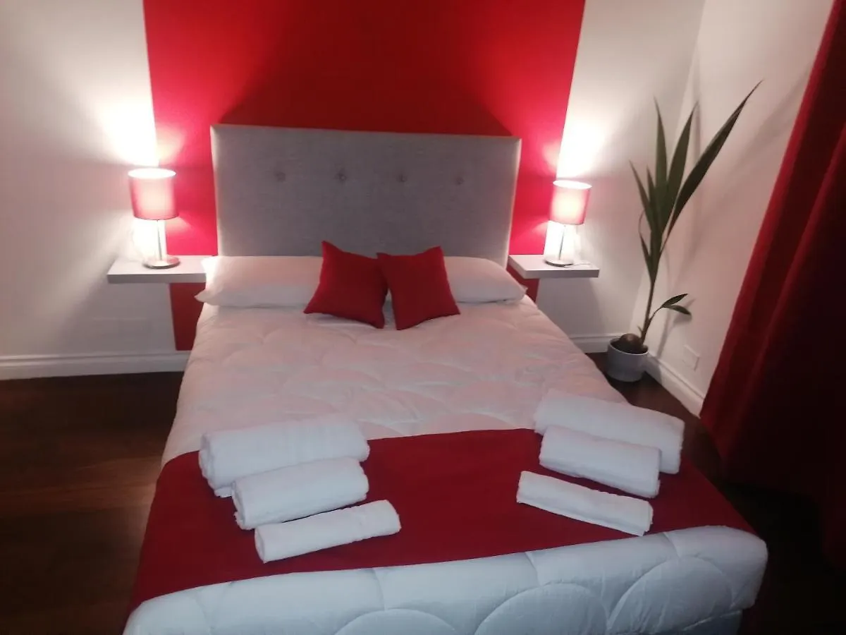 Hotel Shine House Roma Italia