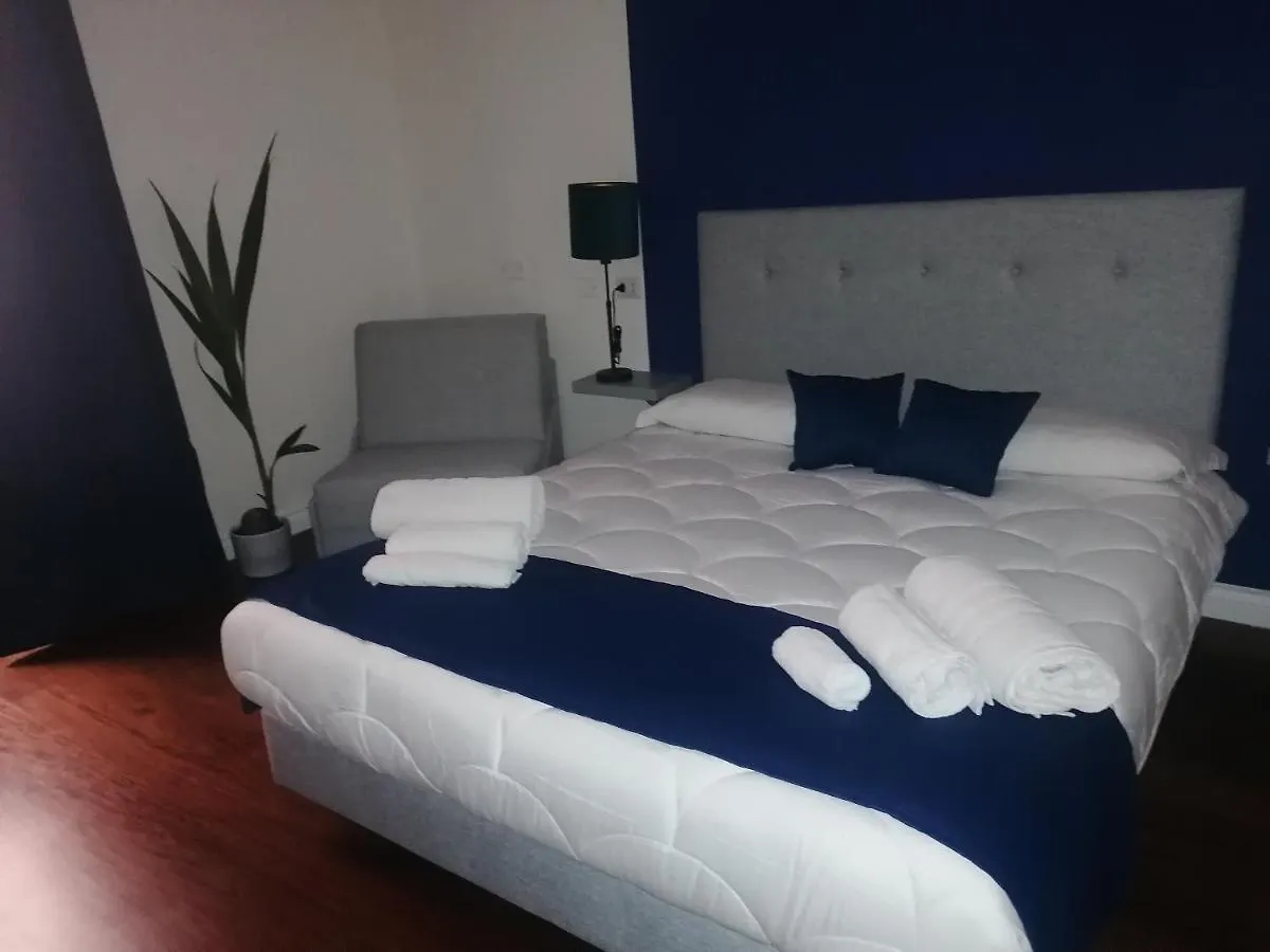 *** Pensión Hotel Shine House Roma Italia